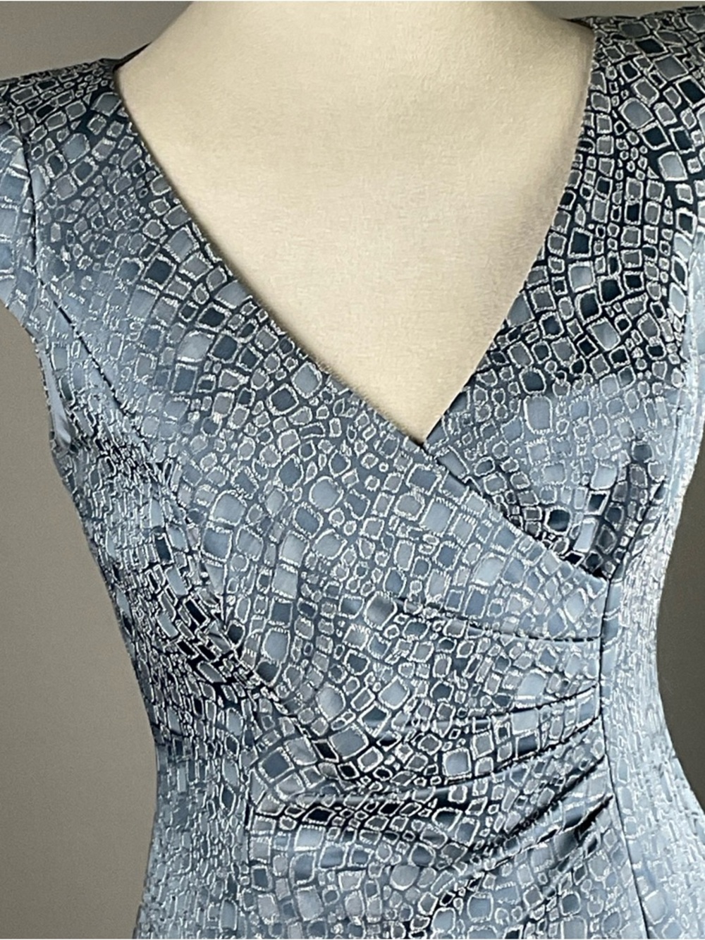 Wedding Guest Blue Sheath Dress Ruched Cocktail Size 4 Kay Unger Elegant - Picture 10 of 16